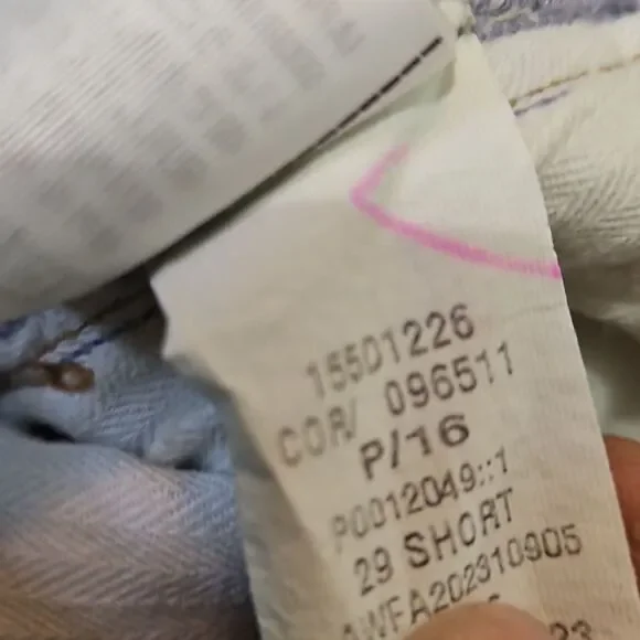 Abercrombie & Fitch The 90's High Rise Light Wash Jeans Size 29 (Size 8) - Picture 11 of 15